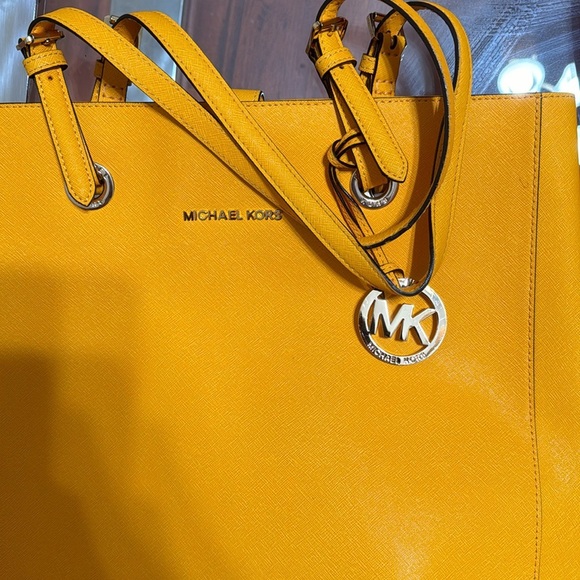 Michael Kors Yellow Leather Tote Bag - Picture 4 of 12
